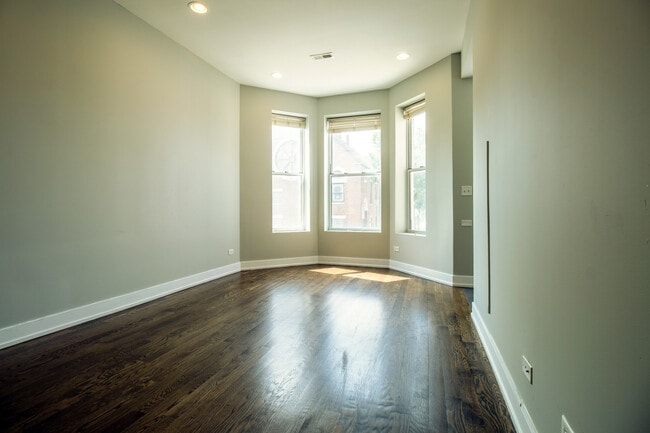 Building Photo - 2228 W Cermak Rd