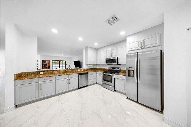 Foto del edificio - 2900 Hidden Harbour Ct
