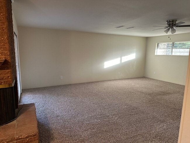 Building Photo - 3/2/2 Fenced Yard LISD Pet Friendly