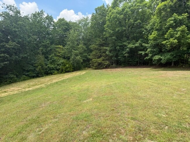 Building Photo - Loudon 37774 - COMING SOON! Available  by June 15th! 3 bedroom, 1 bath home - Contact Linda Meese...