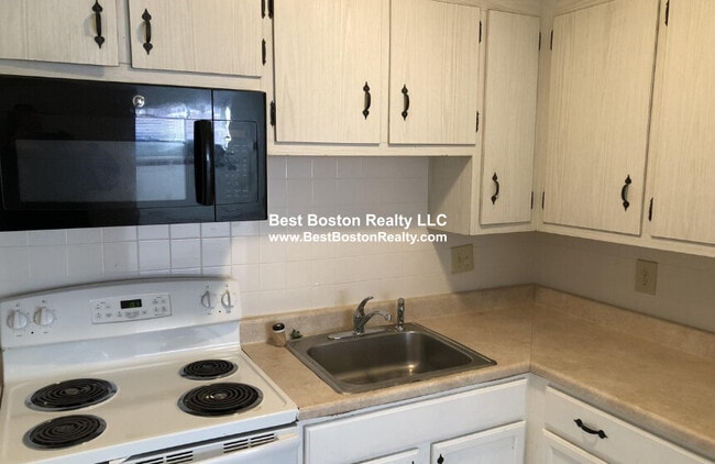 Building Photo - 216 Revere Beach Pkwy