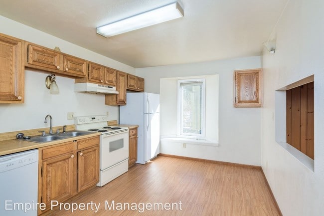 Building Photo - 529 Dunbar Ave