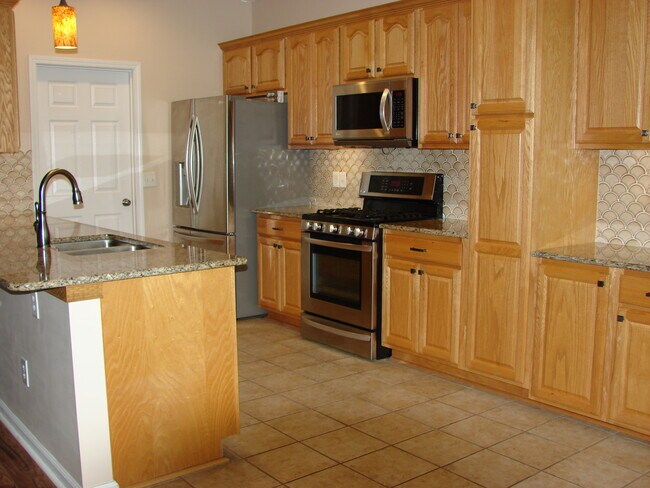 Kitchen - 1192 Checkerberry St