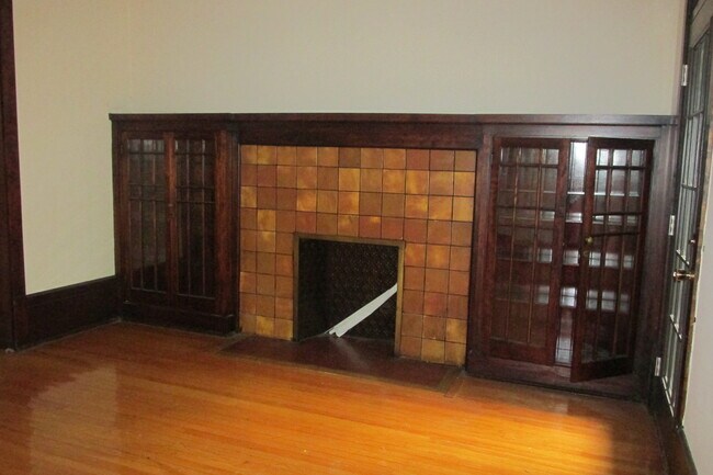 Foto del edificio - 1367 E 56th St