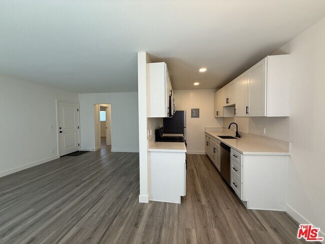 Foto del edificio - 3707 S Canfield Ave