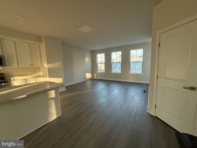 Building Photo - 4337 Reusch Cir