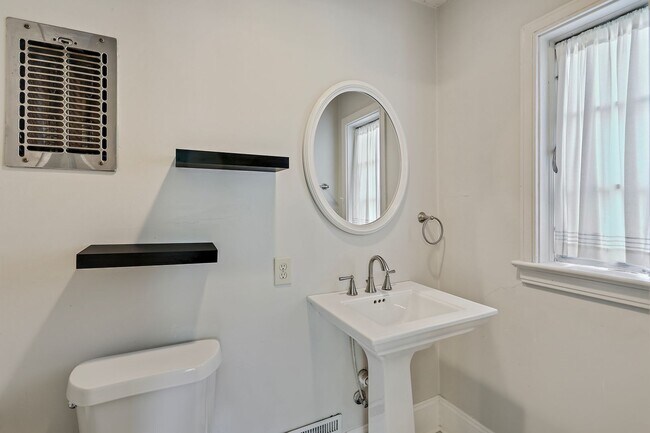 Foto del edificio - 3 bedroom, 2 bathroom in Northeast Jackson!