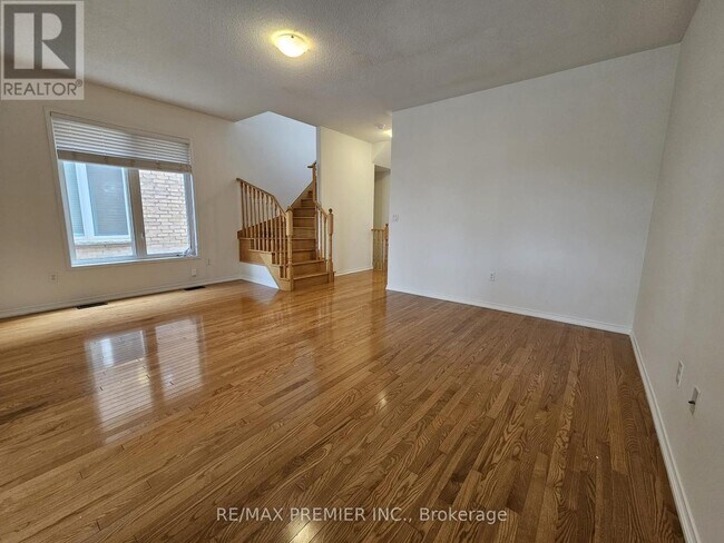 Building Photo - 745 Farmstead Dr