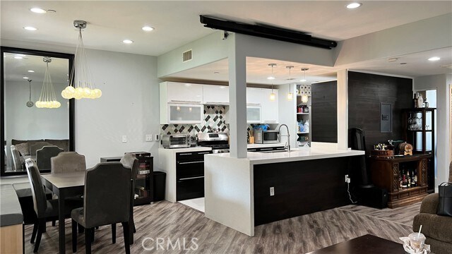 Foto del edificio - 17230 Newhope St