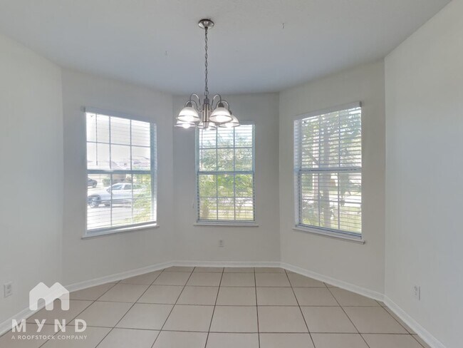 Foto del edificio - 4991 Windbourne Way