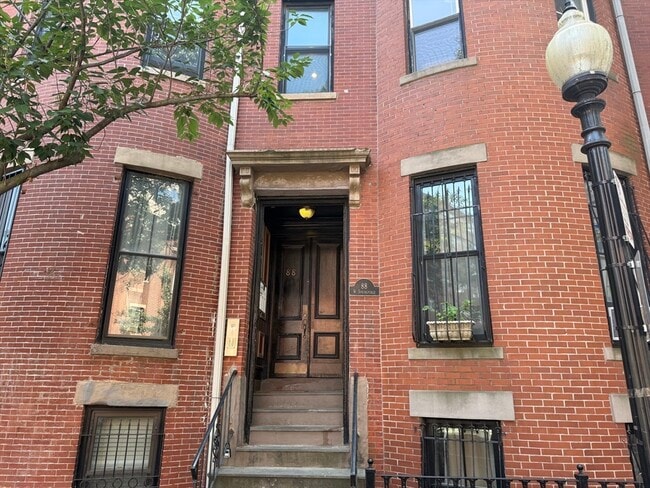 Building Photo - 88 W Springfield St