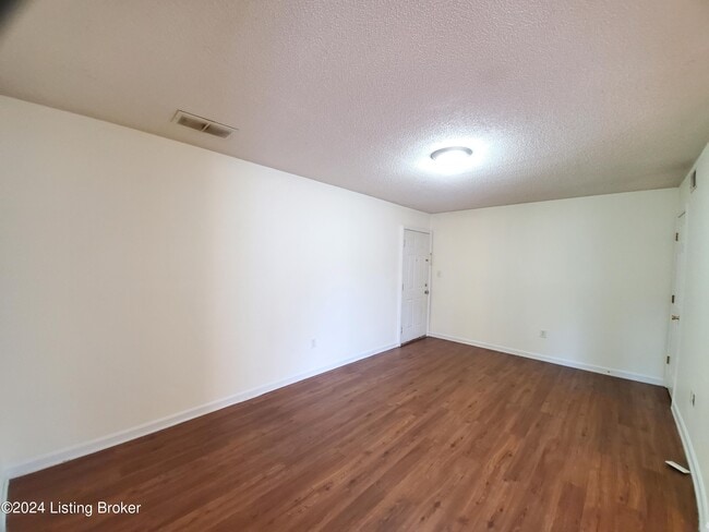 Building Photo - 6418 Venango Dr