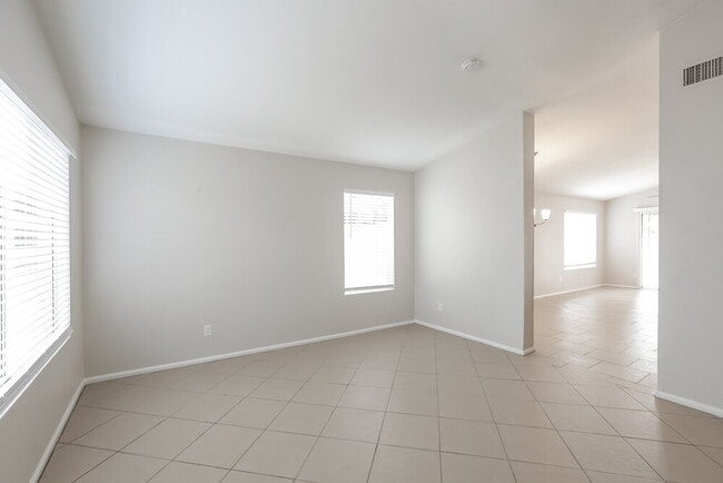 Building Photo - 5033 E Covina St