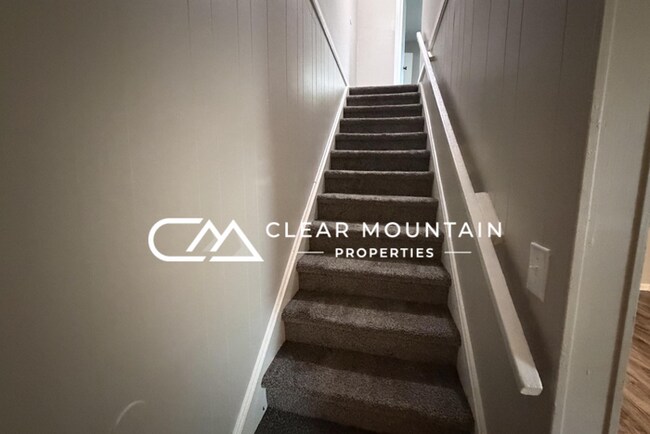 Foto del edificio - Renovated 2-Bedroom Apartment Just 1 Mile from Downtown Greer!