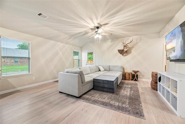 Building Photo - 9703 Paloma Creek Dr