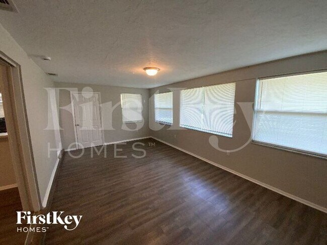 Foto del edificio - 3567 Harbor Blvd