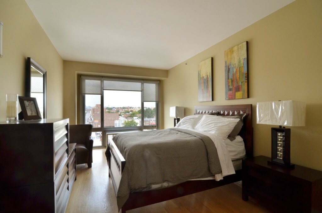 Foto principal - 8655 Broadway