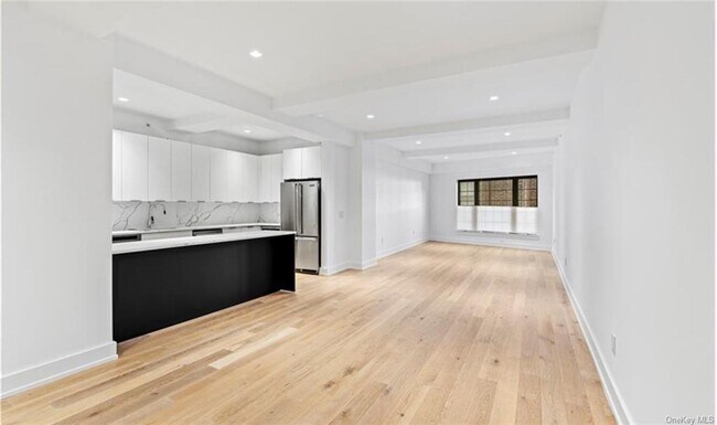 Foto del edificio - 100 Pondfield Rd