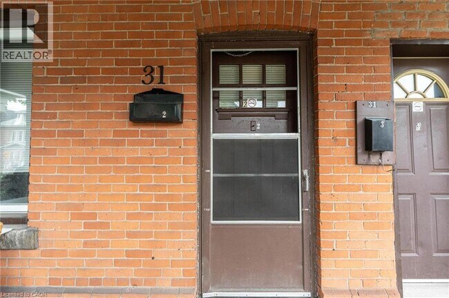 Photo du bâtiment - 31 Spadina Ave