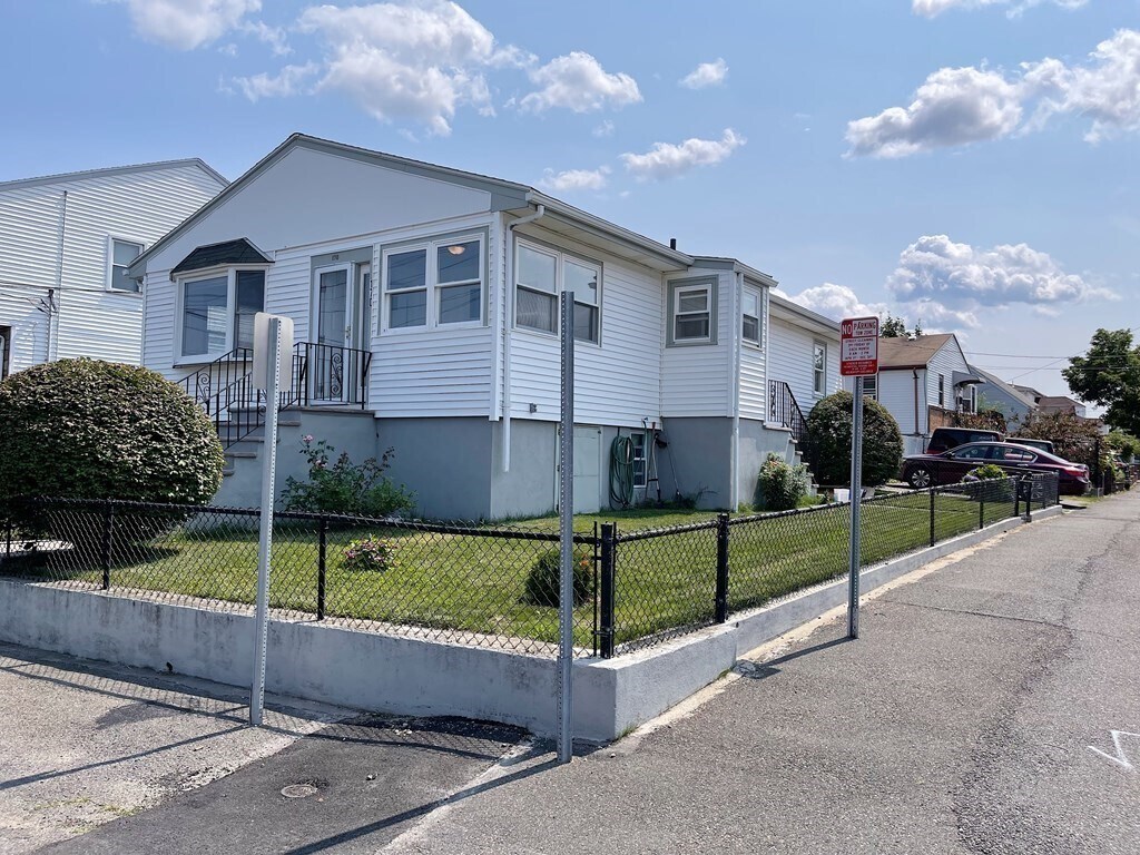 Primary Photo - 170 Rumney Rd
