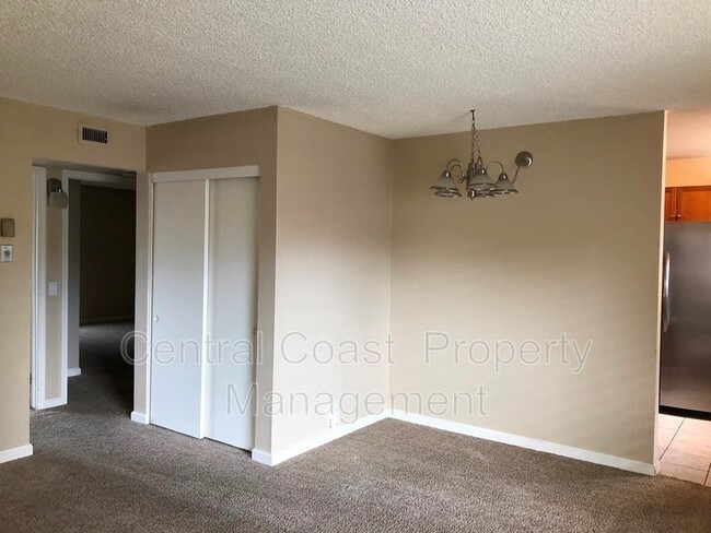 Building Photo - 500 Glenwood Cir