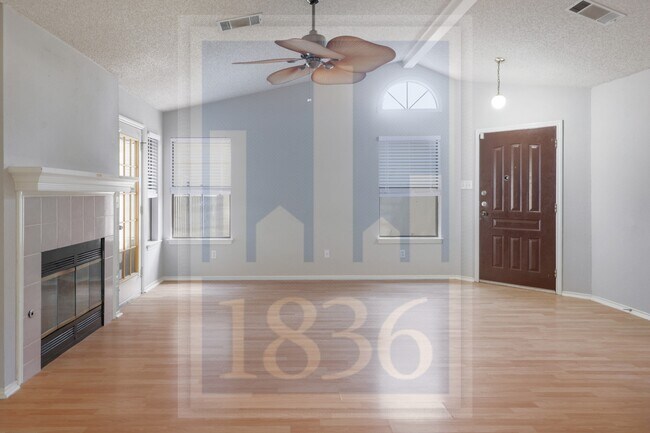 Foto del edificio - 12800 Steeple-Chase Dr