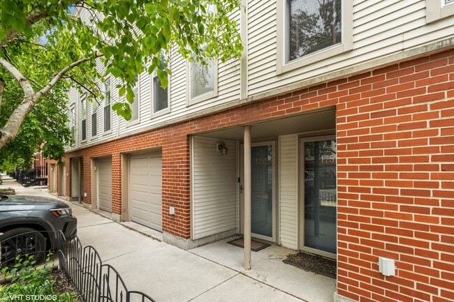 Building Photo - 1751 W Julian St