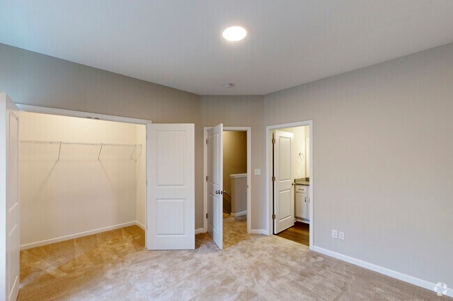 3 habitaciones, 2,5 baños, 130 metros cuadrados, dormitorio principal - Lennox Commons