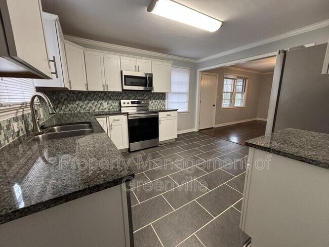 Foto del edificio - 105 Rockmont Rd