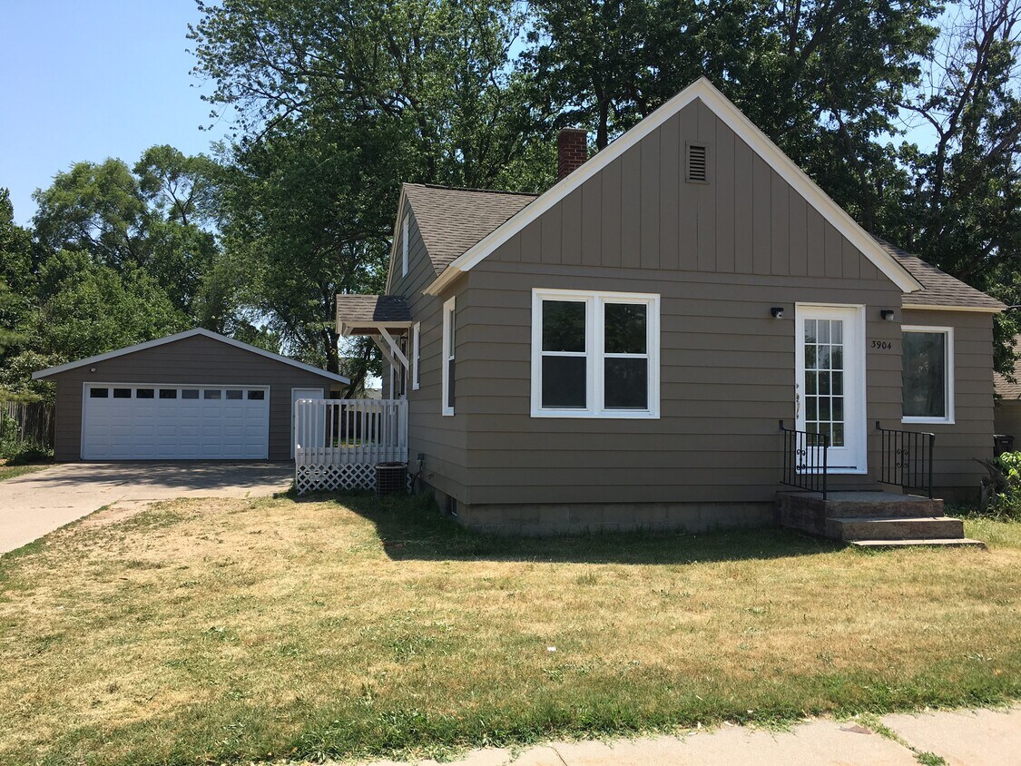 3904 Port Sheldon St, Hudsonville, MI 49426 House Rental in