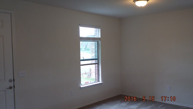 Building Photo - 6015 Clematis Trail