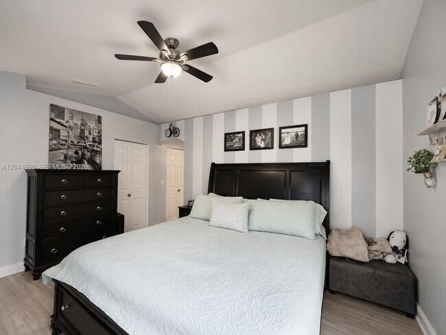 Foto del edificio - 20776 NW 1st St