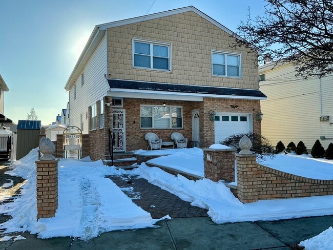 Building Photo - 306 Jefferson Ave