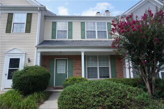 Building Photo - 71 Highoak Dr