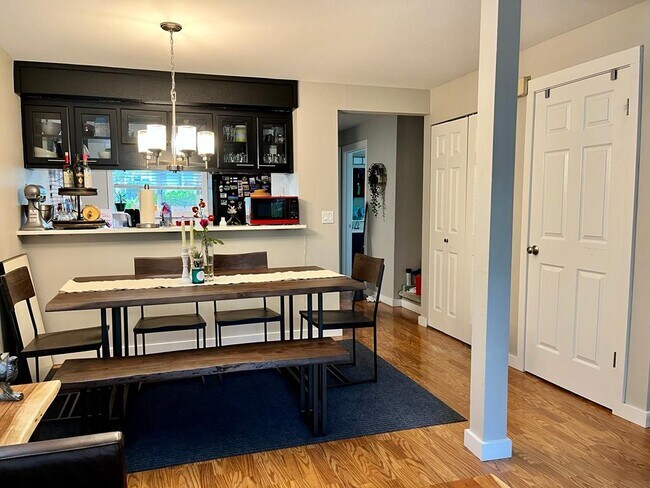 Building Photo - 1526 192nd St SE