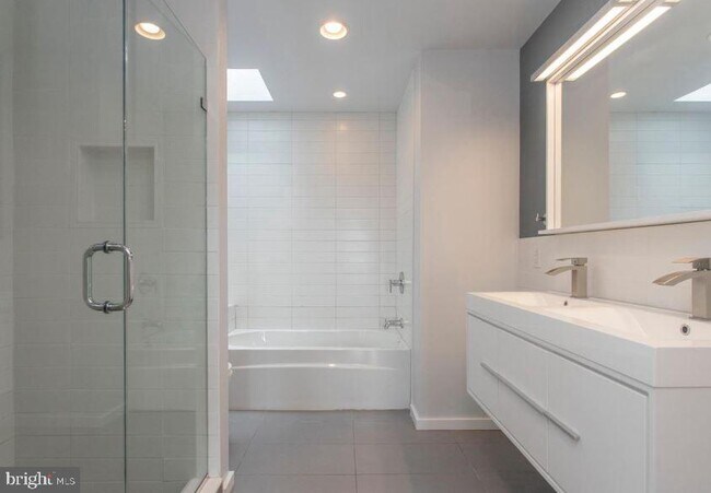 Foto del edificio - 527 W Jefferson St