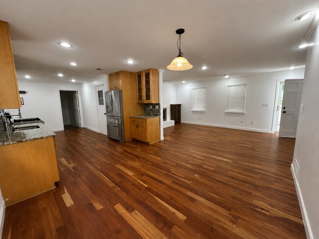 Foto del edificio - 3305 Newcastle Way SW