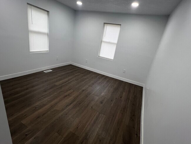 Foto del edificio - 3105 6th Ave