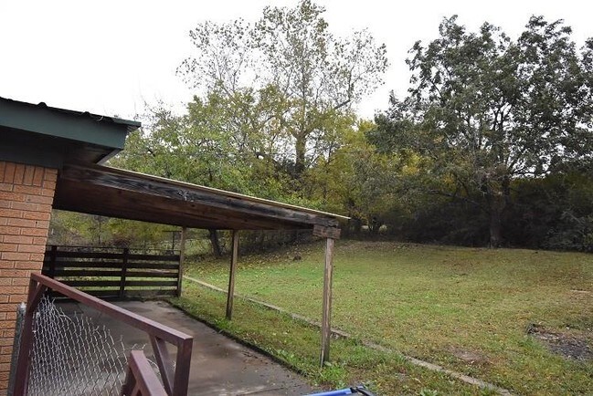 Building Photo - 110 Loy Dr