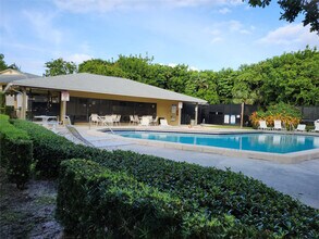 Building Photo - 545 Trace Cir