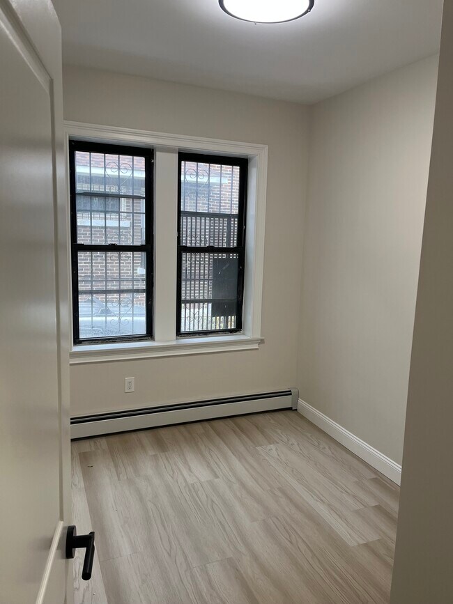 Foto del edificio - 4048 Hampton St