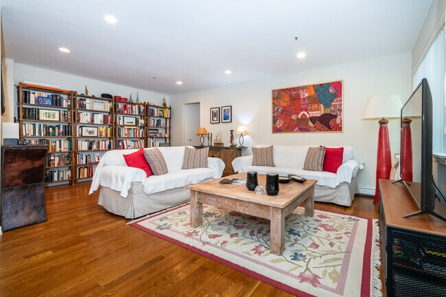 Foto del edificio - 300 Livingston Ave