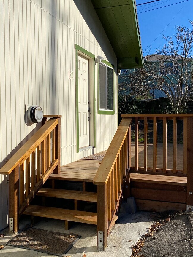 Foto del edificio - 4919 Hilltop Dr