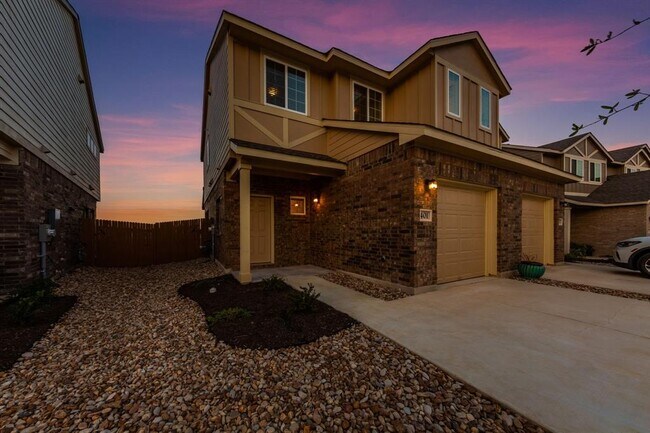 Building Photo - 401 White Steppe Way