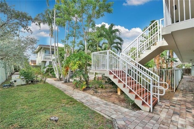 Building Photo - 1424 Holly Heights Dr