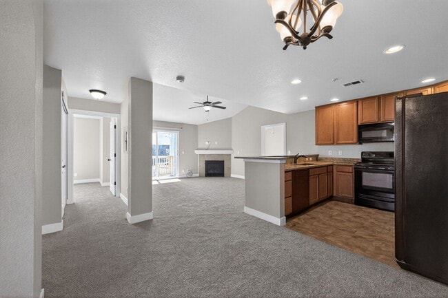 Building Photo - 4955 Hahns Peak Dr