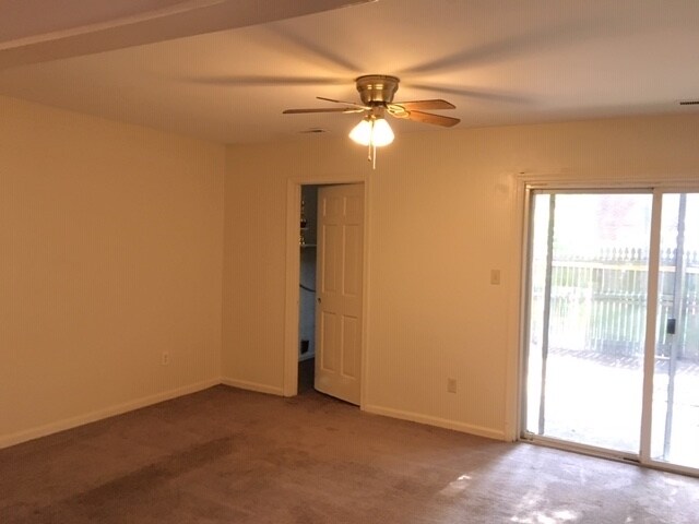Building Photo - 391 Circuit Ln