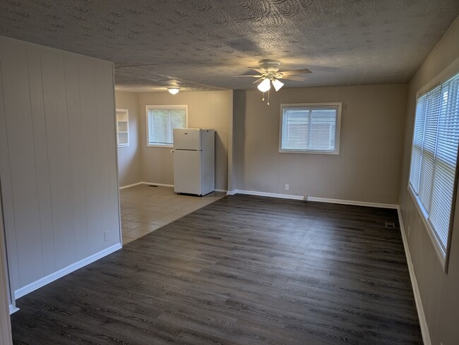 Building Photo - 8632 Neptune Dr