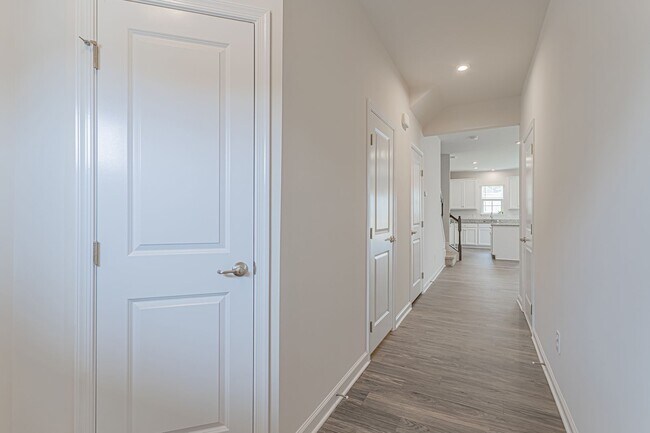 Foto del edificio - 3 Bedroom 2.5 Bathroom End Unit at Brookwo...