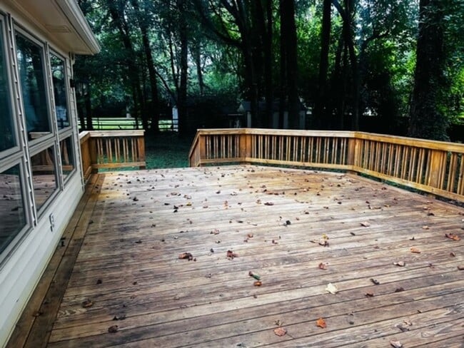 Building Photo - 4 bed, 3 bath home in Stonehaven